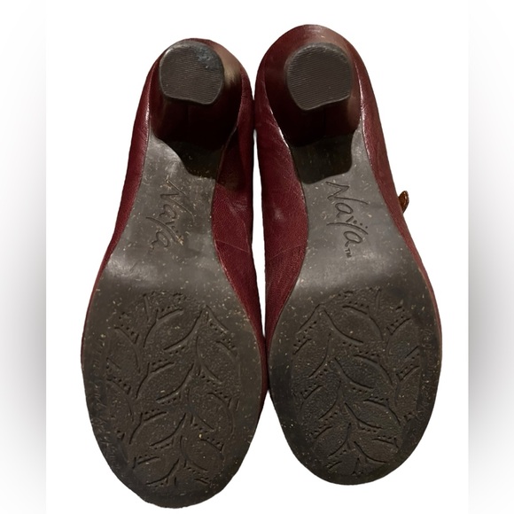 Naya Castalia Mary Jane Heels - Picture 7 of 9